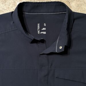 Arc'teryx Men's Casual Button Down Shirt - Dark Blue